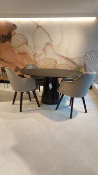 Heida Exclusieve Interieurs Showroom iP Design eettafel roxy